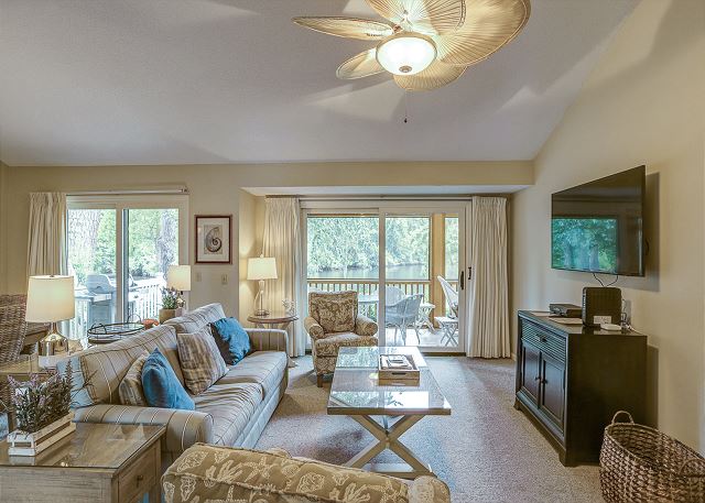 3364 Lake Forest
