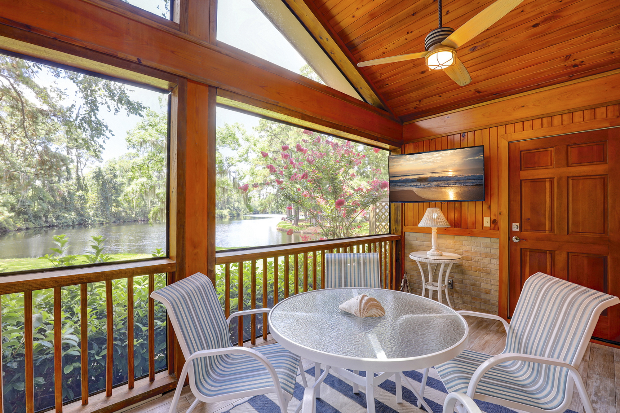 Featured Property 3364 Lake Forest