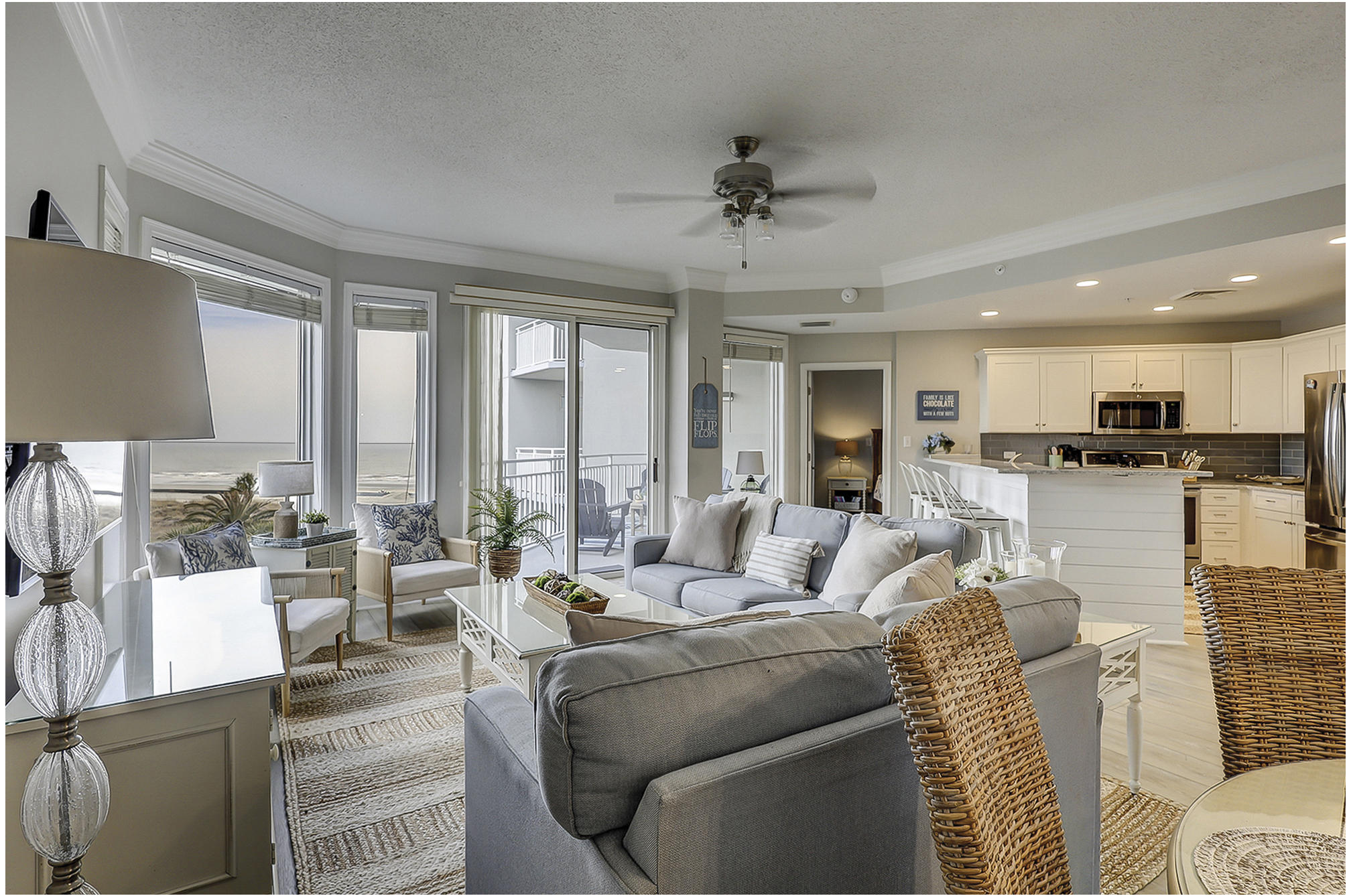 2415 Seacrest - Living Room