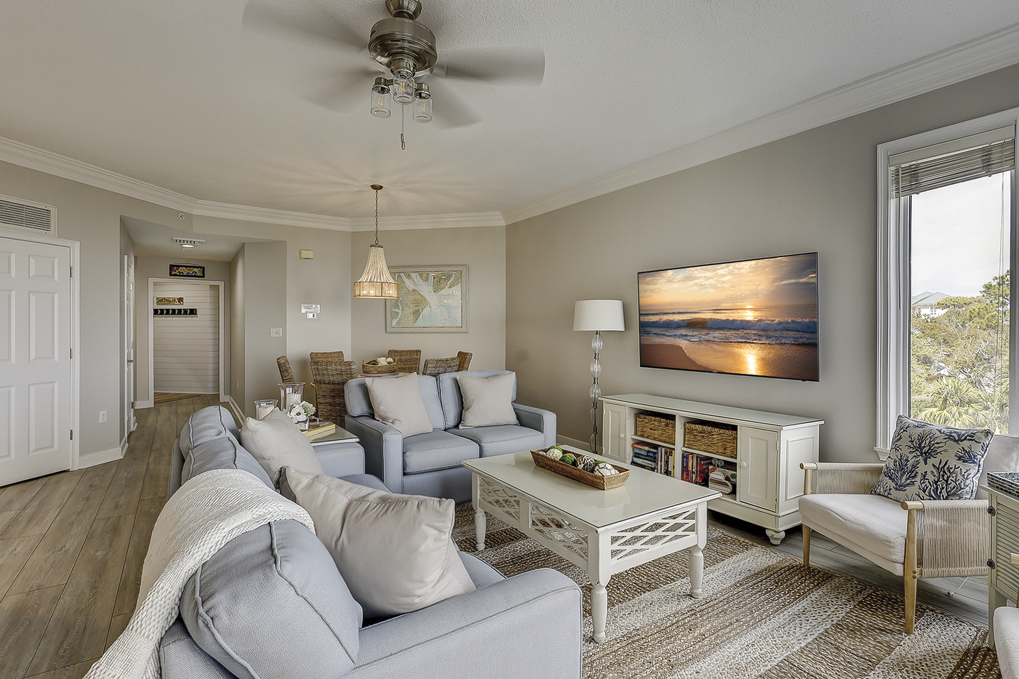 2415 Seacrest - Living Room