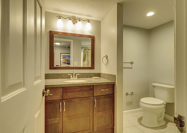 Guest Full Bathroom