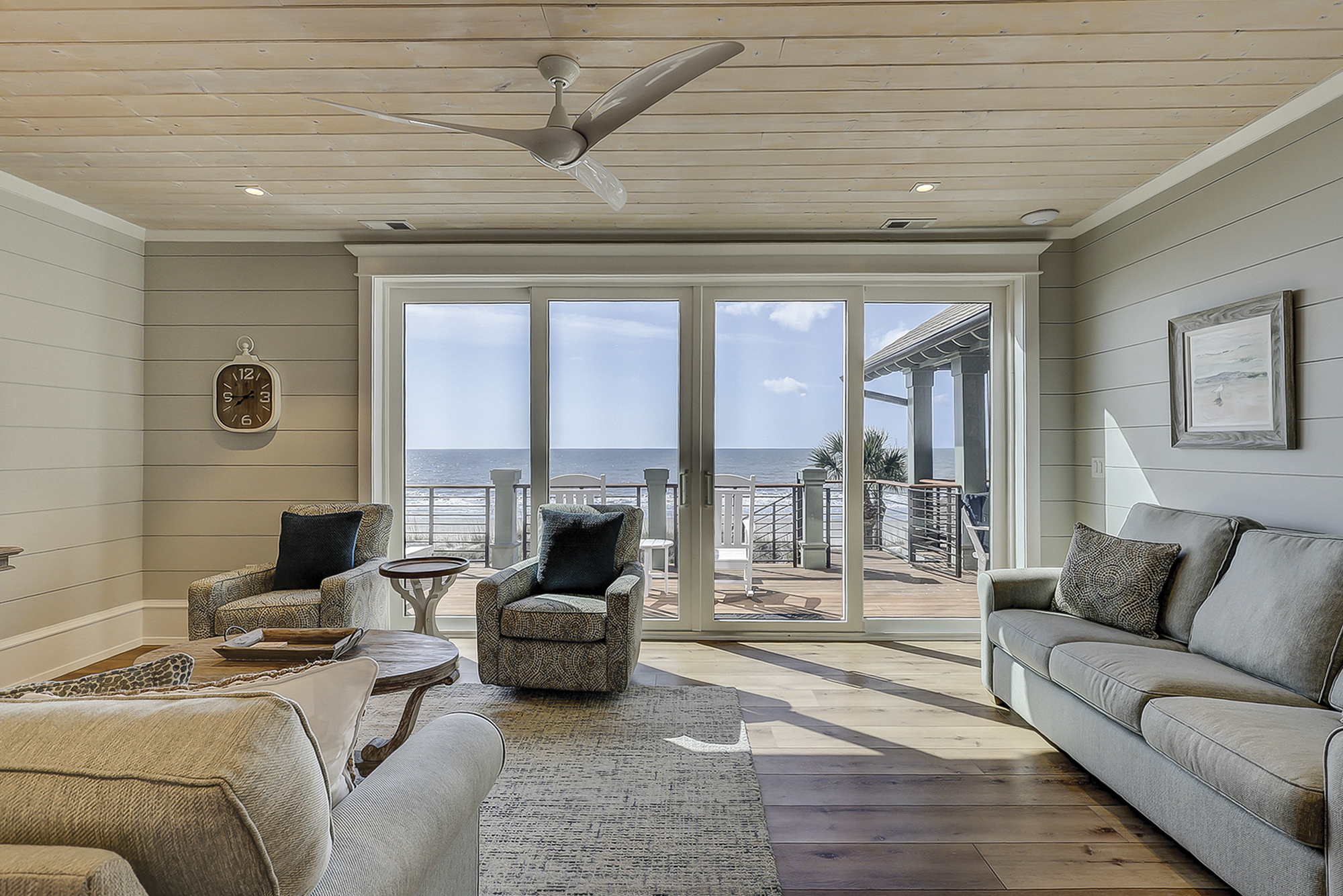 2nd Floor Oceanfront Living Area