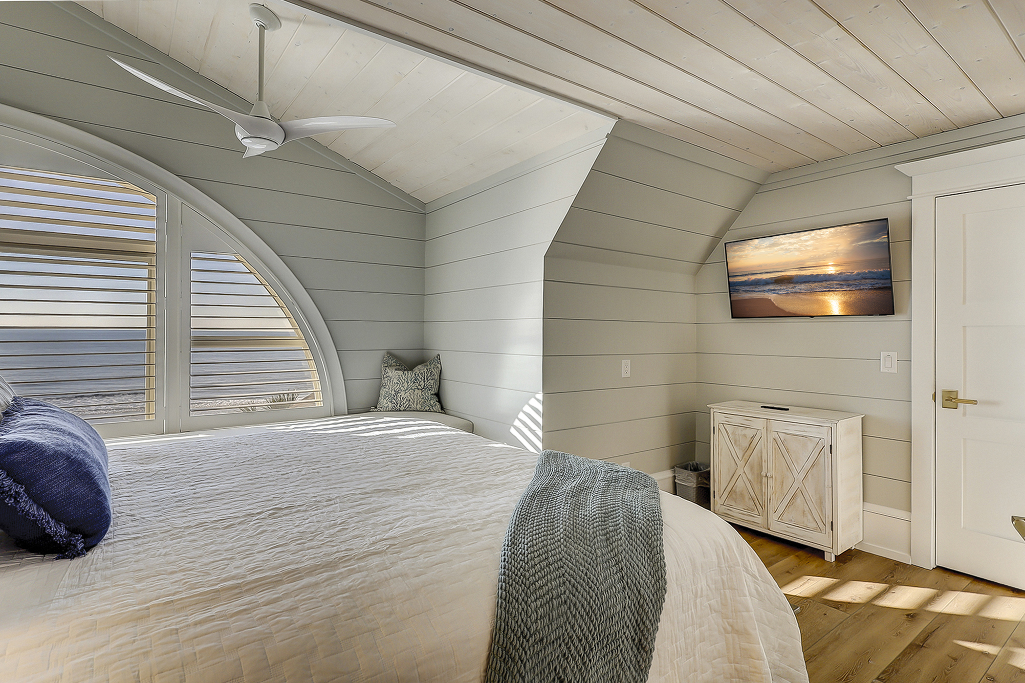 3rd Floor King Suite