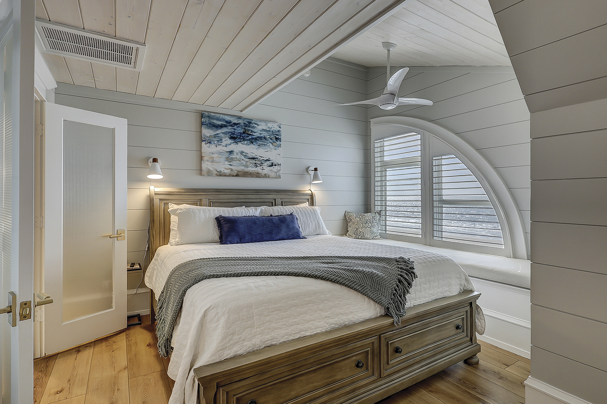 3rd Floor Oceanfront King Suite