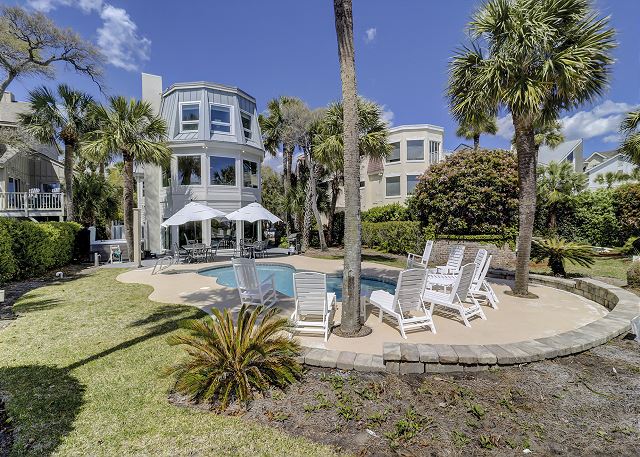 124 North Forest Beach Court