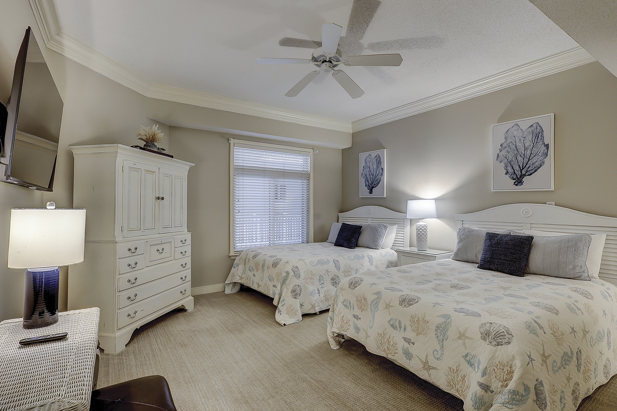 Guest Bedroon - 2 Queens