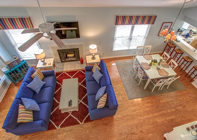 Living/Dining Area