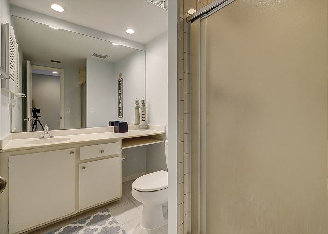 1st Floor Guest Suite Full Bathroom