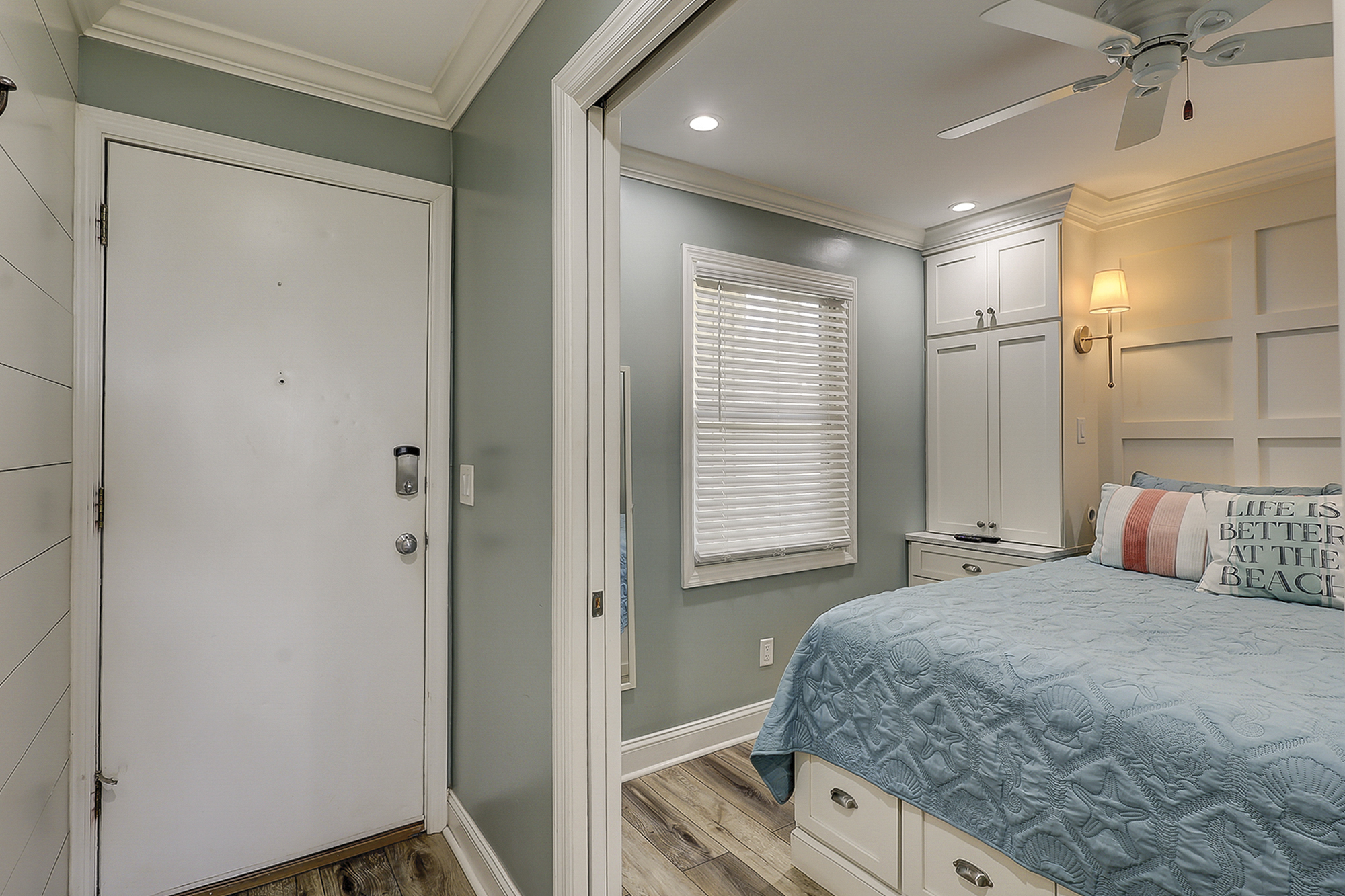 Queen Bedroom