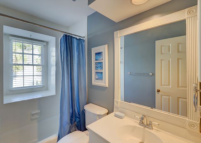 Guest Hall Full Bathroom