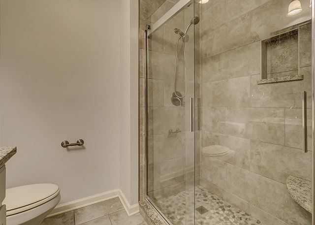 3rd Floor Full Bathroom