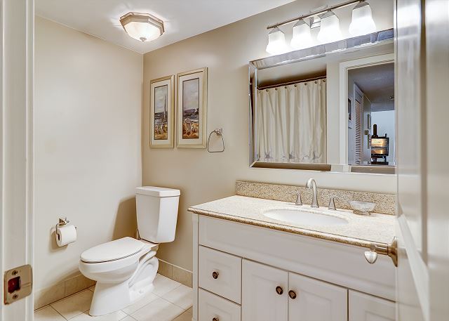 Guest Full Bathroom