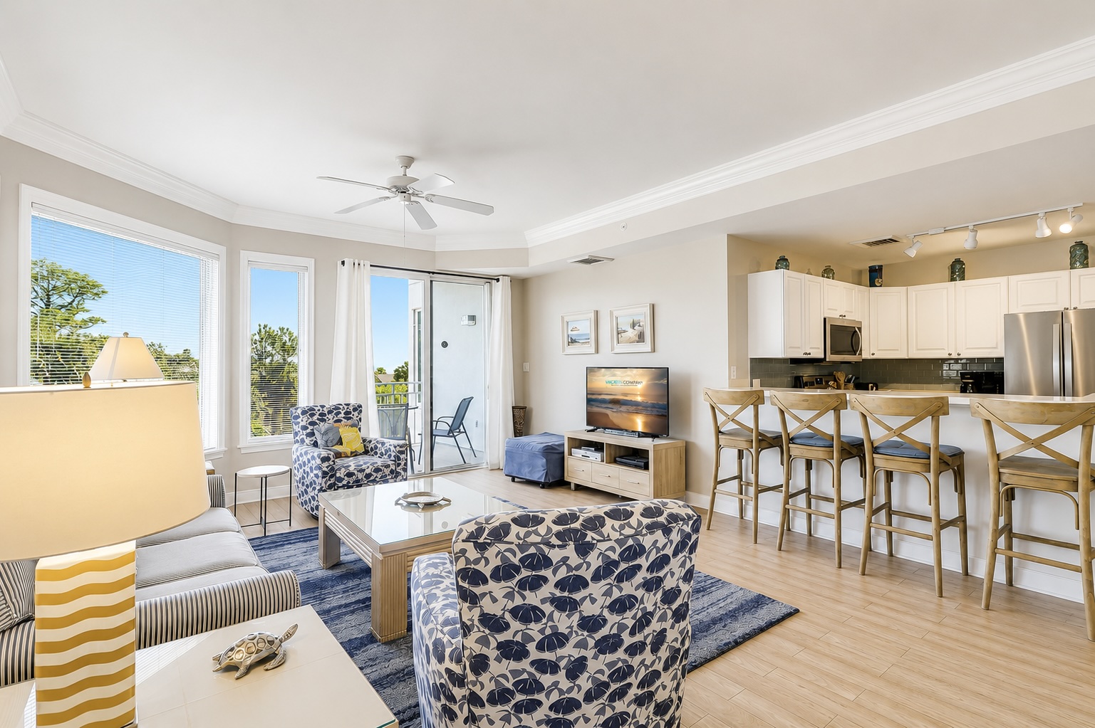 2301 Seacrest - Living Area