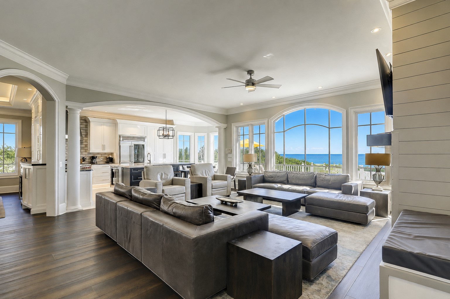 33 Dune = Living Area