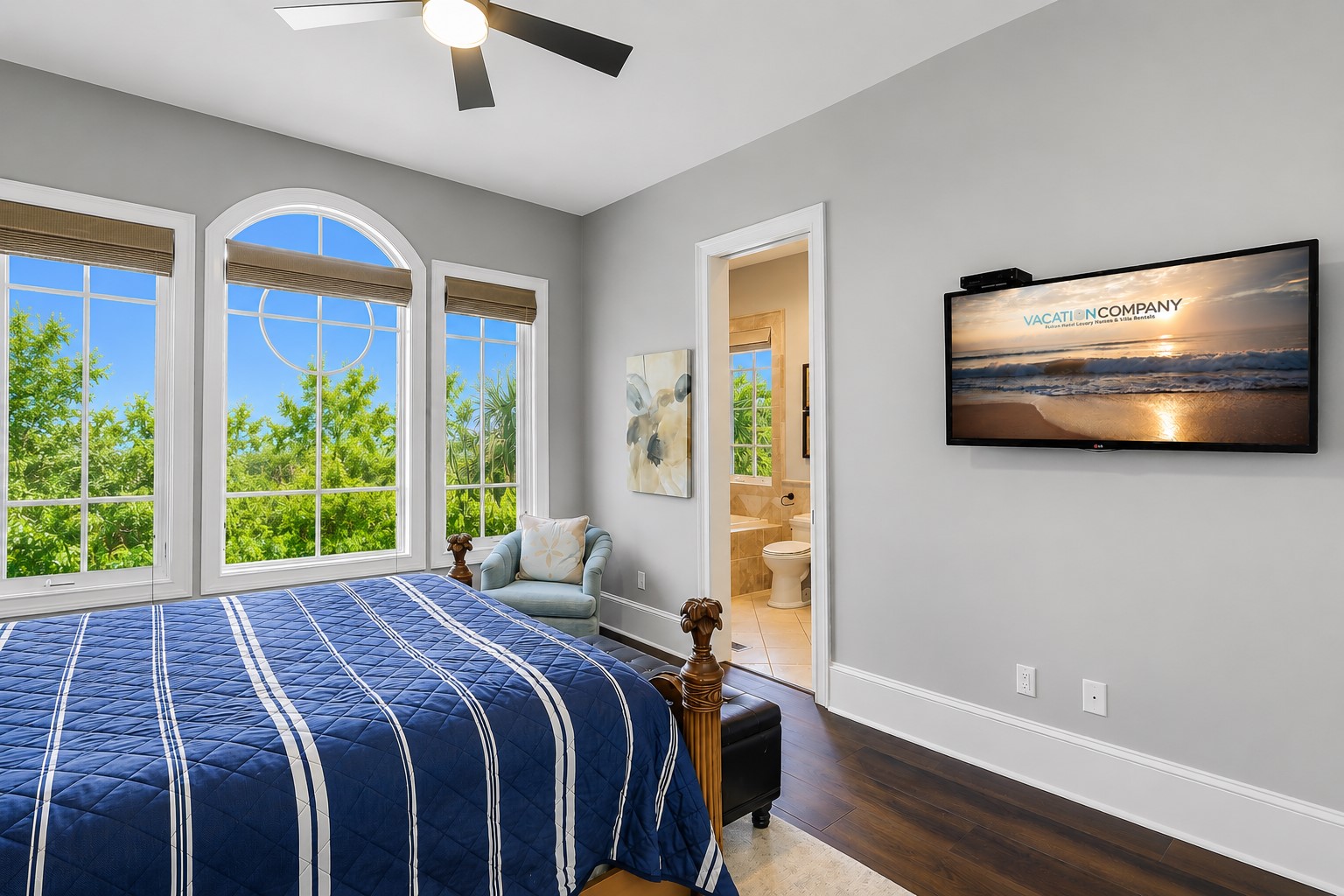 33 Dune - Main Floor Queen Suite (roadside)
