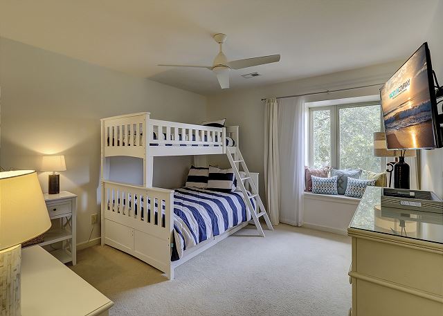 Guest Bedroom - 1 Twin over 1 Full Bunk - Sleeps 3