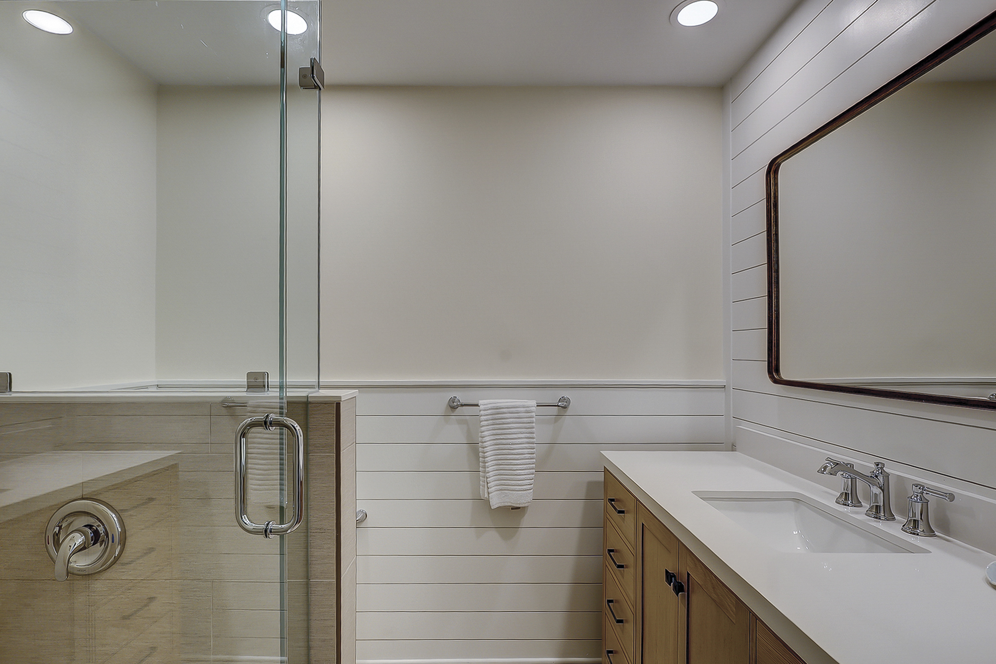 Queen Bedroom Full Bathroom