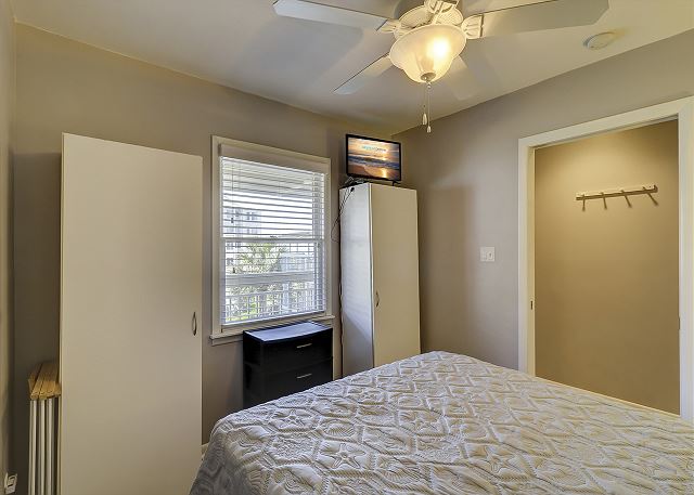 Queen Bedroom