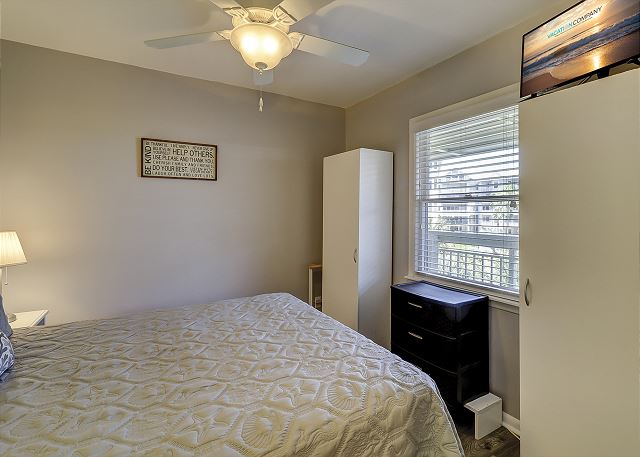 Queen Bedroom