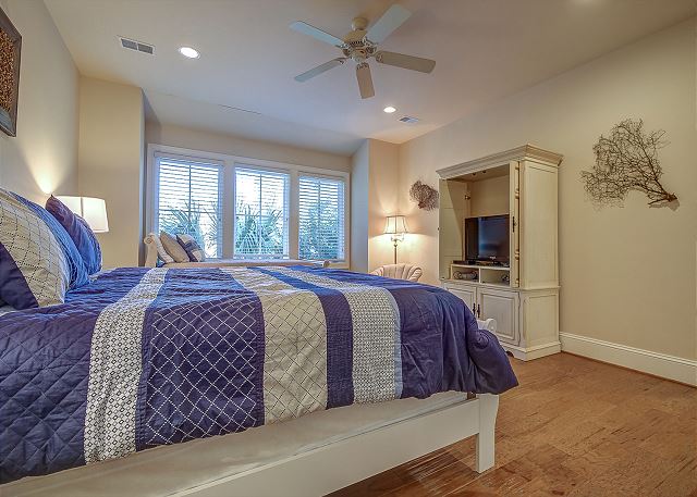 2nd Floor Suite