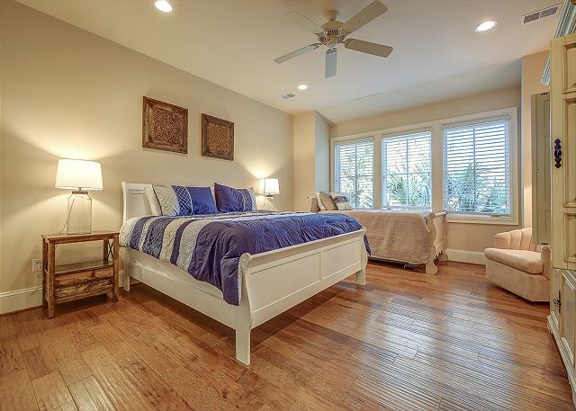 2nd Floor Suite