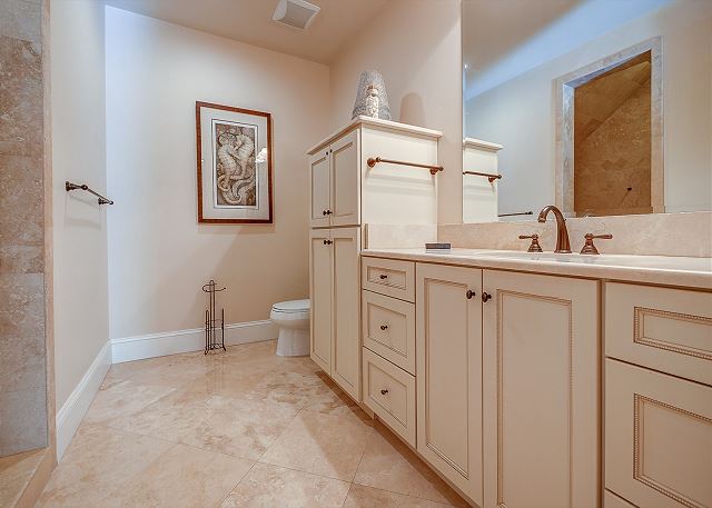 2nd Floor Guest Suite Full Bathroom