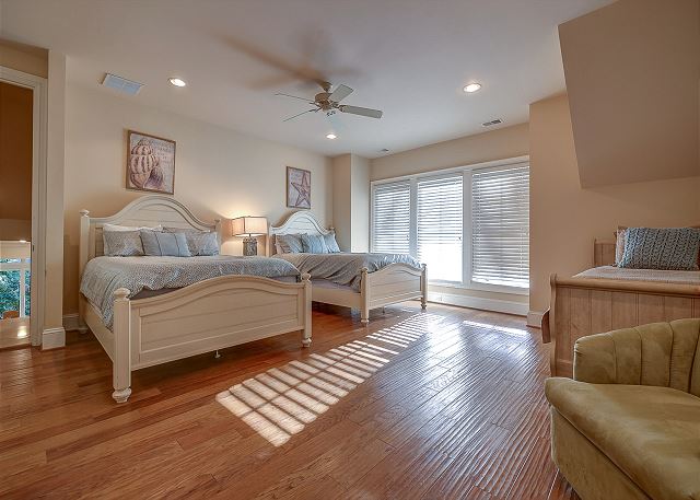2nd Floor Suite