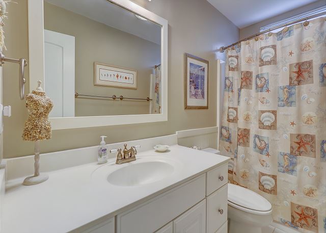 Hall Guest Full Bathroom