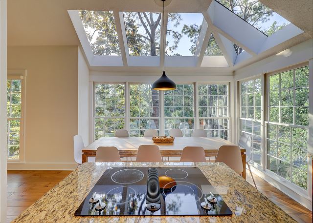 Kitchen/Dining Area