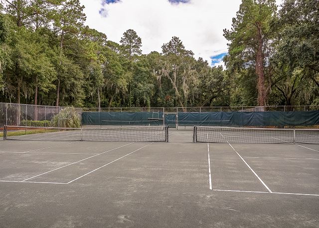 Racquet Club Tennis Courts