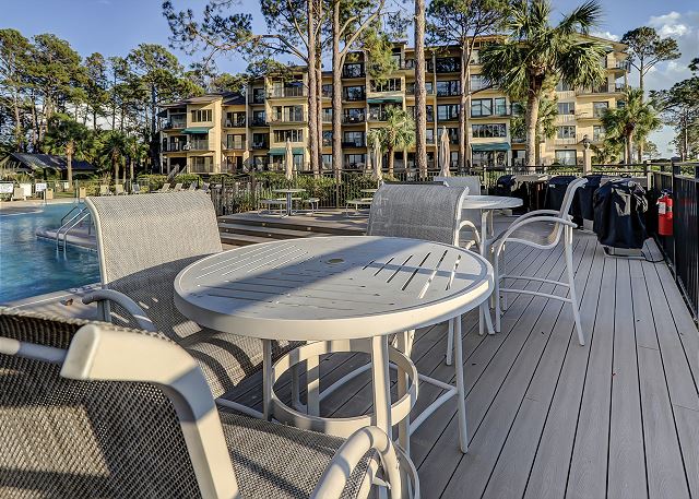 Beachside Tennis Grilling Area