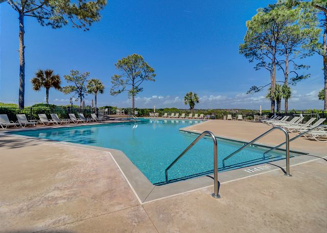 Beachside Tennis Pool
