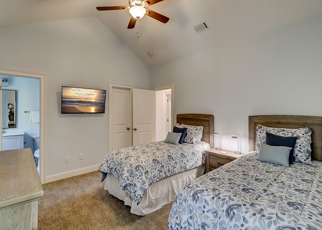 2nd Floor Twin (XLong) Suite
