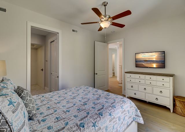 1st Floor Queen Suite