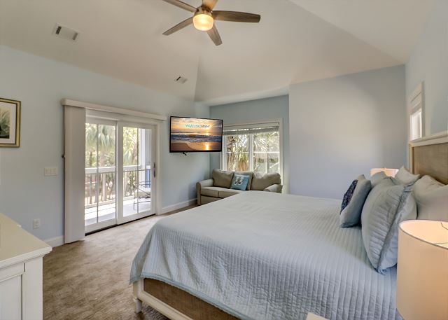 2nd Floor King Master Suite