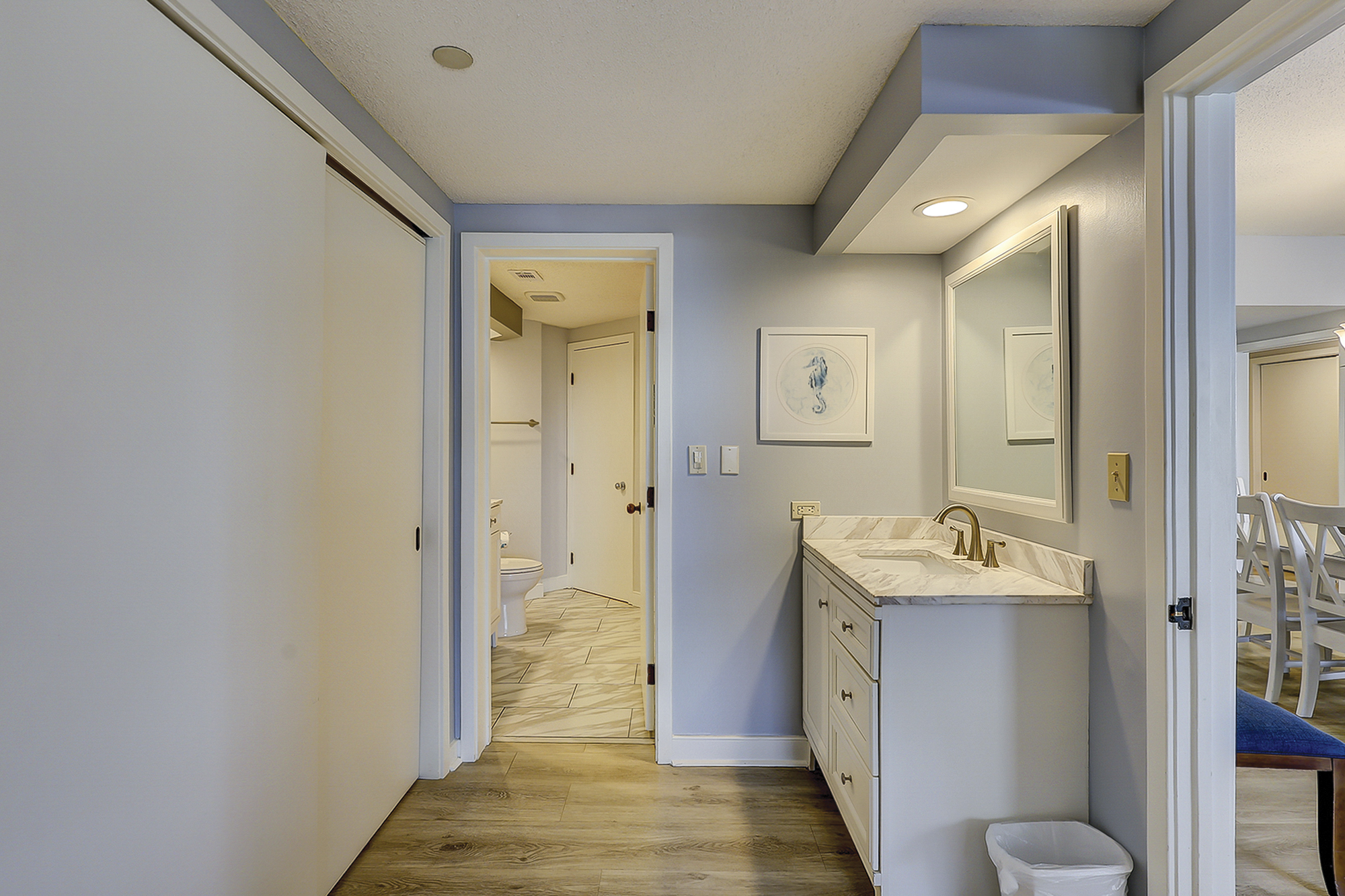 King Suite Full Bathroom