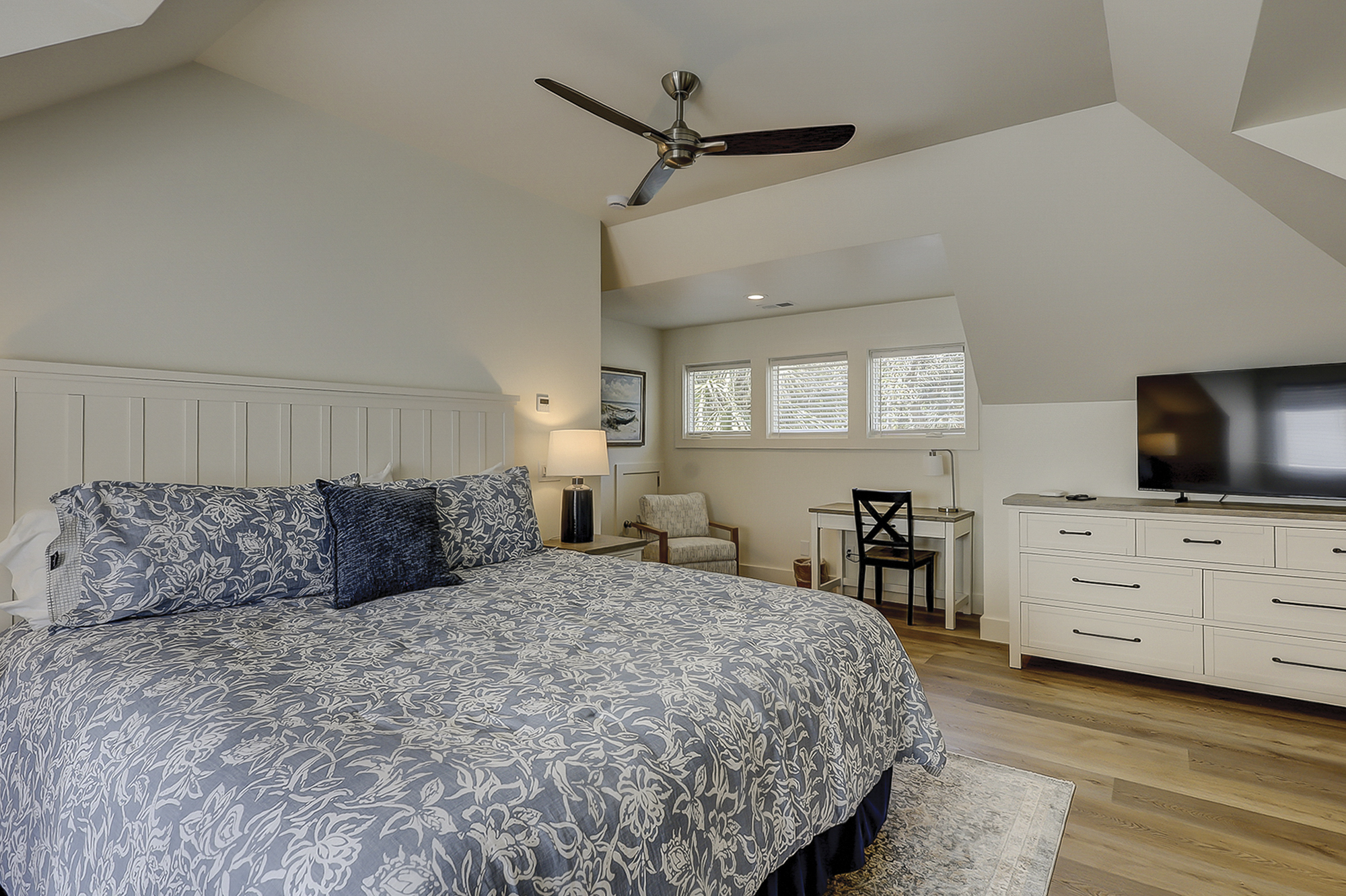 Guest Bedroom - Over Garage