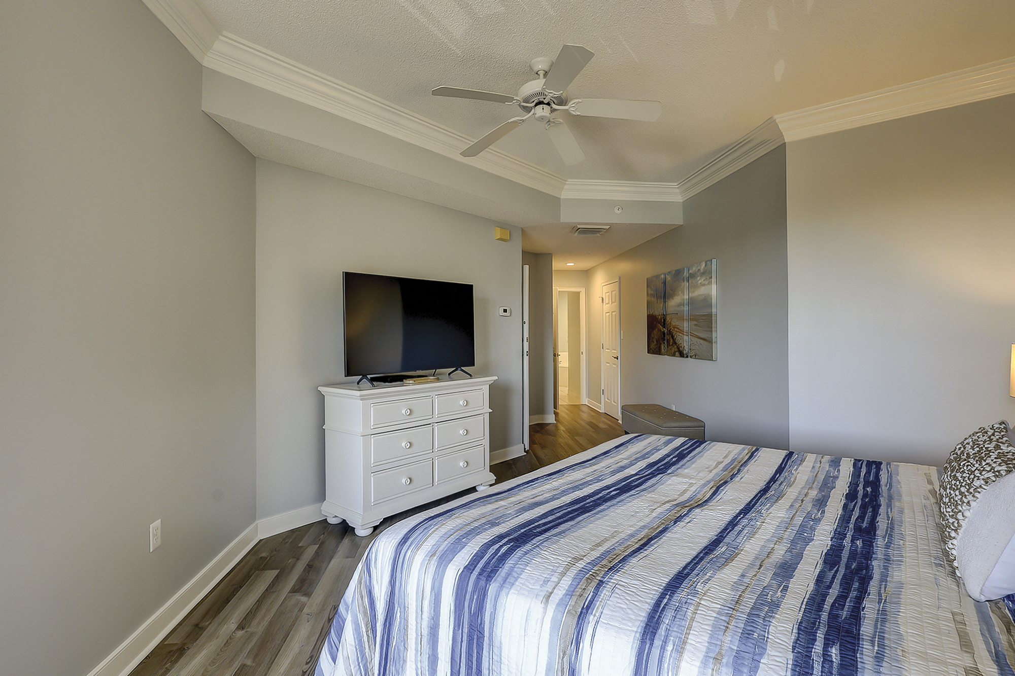 King Suite - Oceanside View