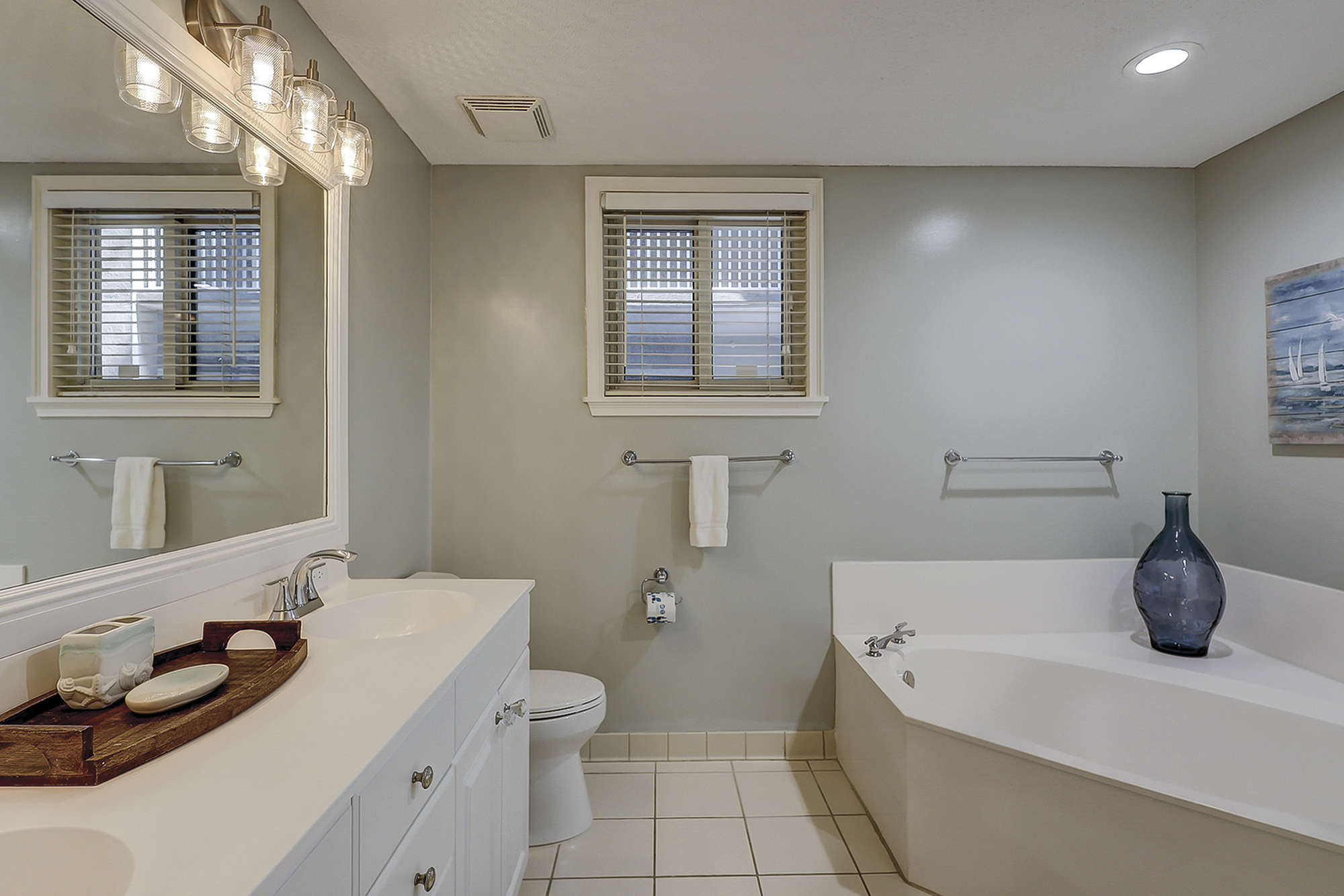 King Suite - Primary Bathroom