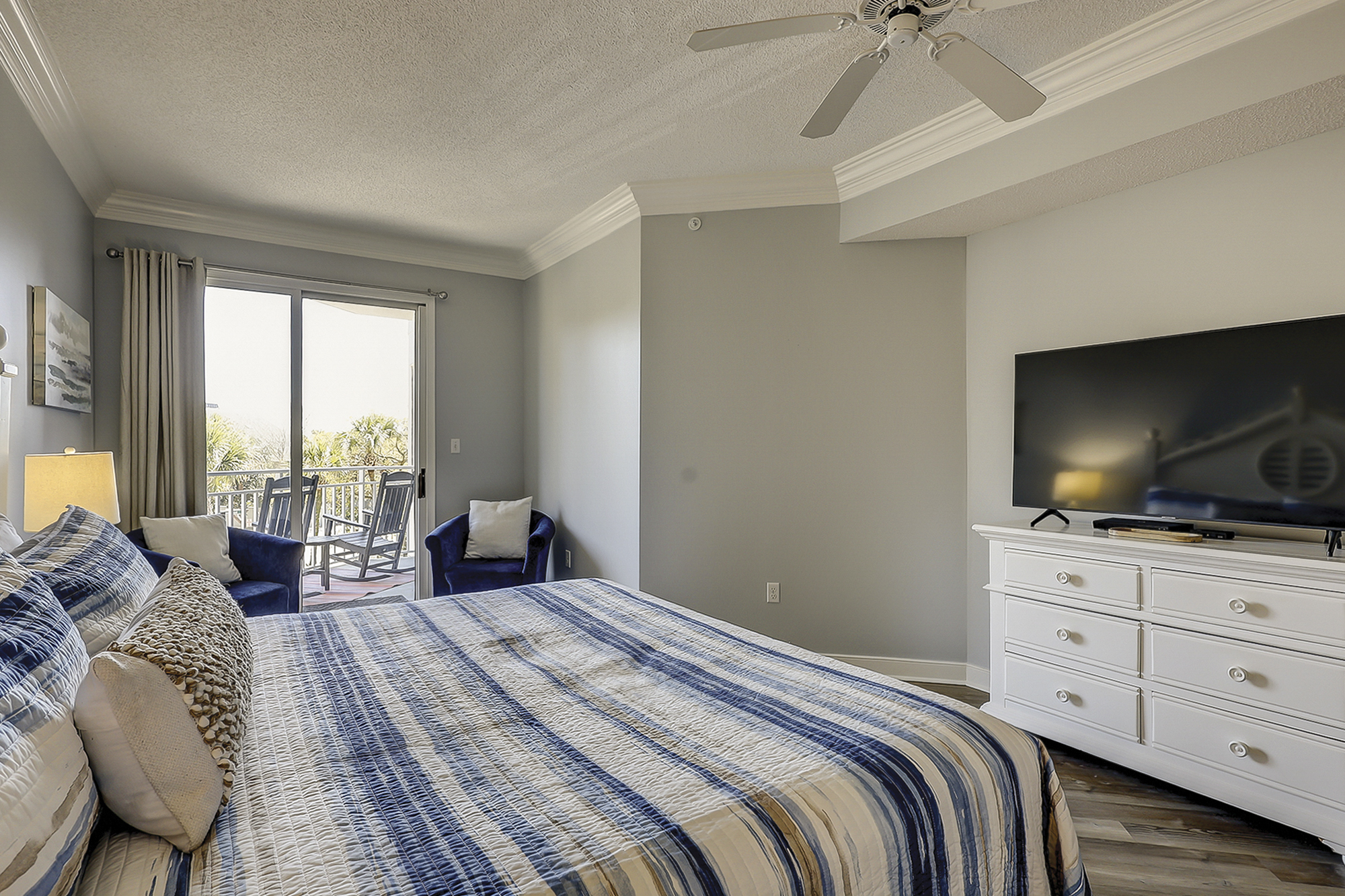 King Suite - Oceanside View