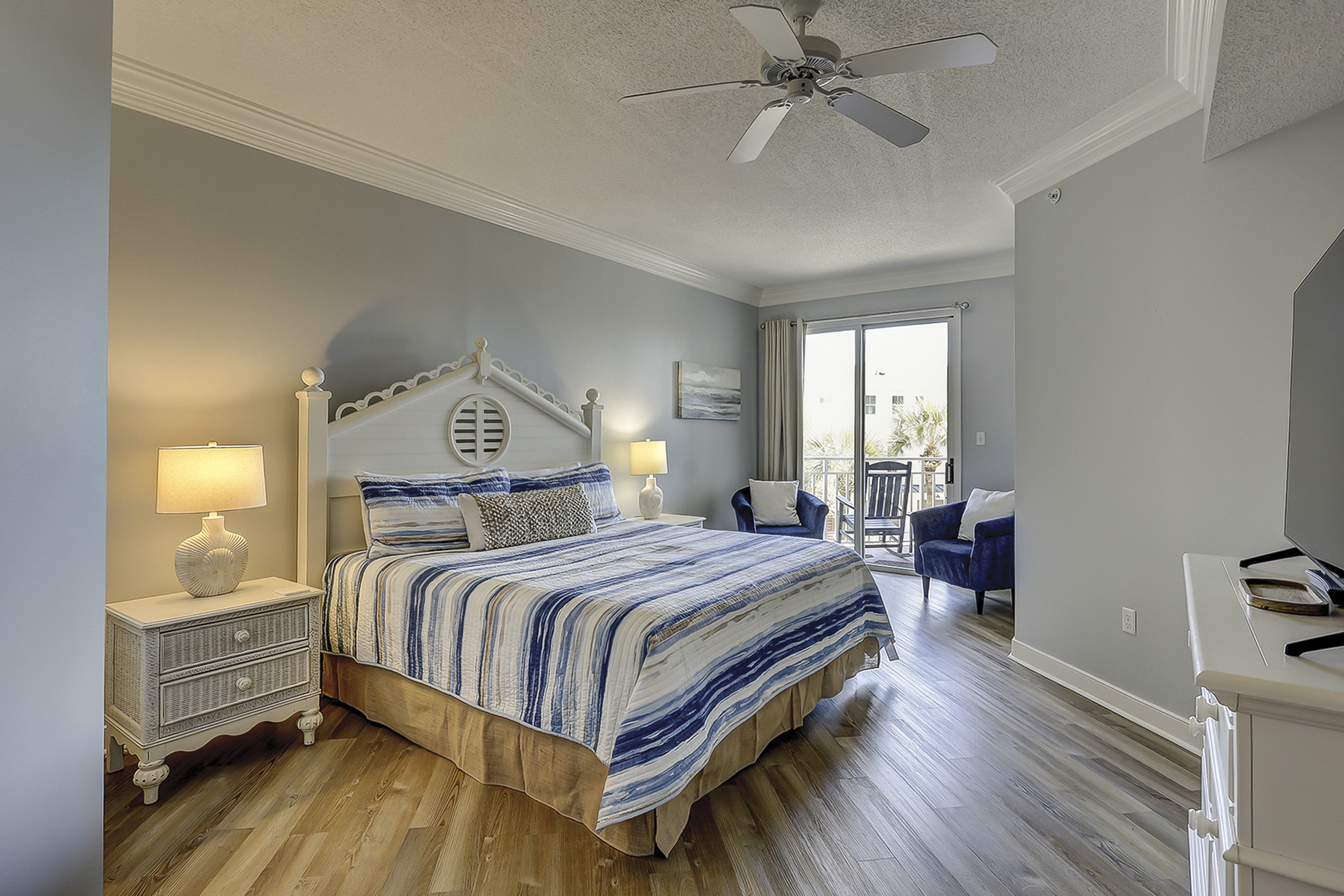 King Suite - Oceanside View