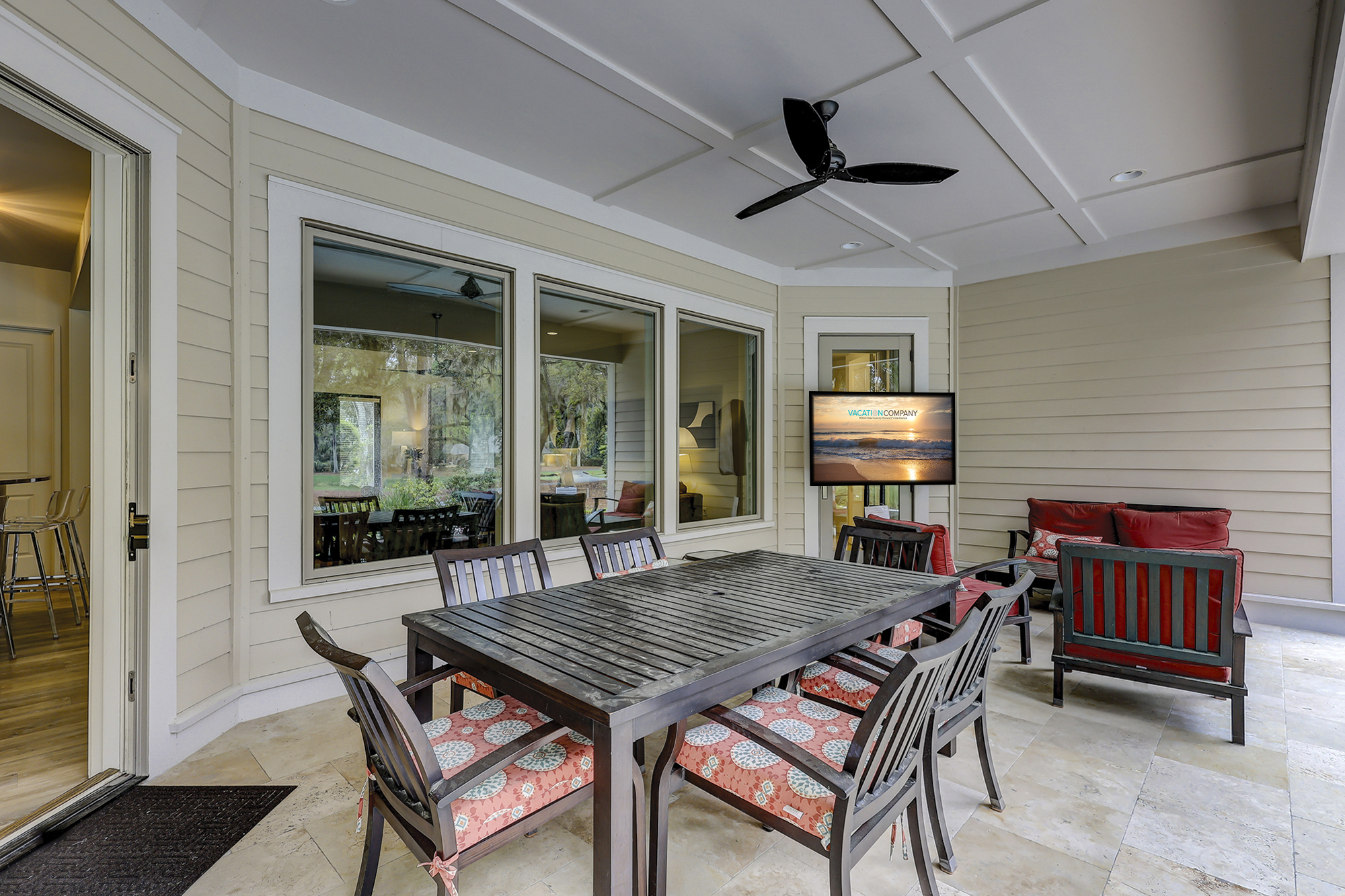 Outdoor Dining/Living Area