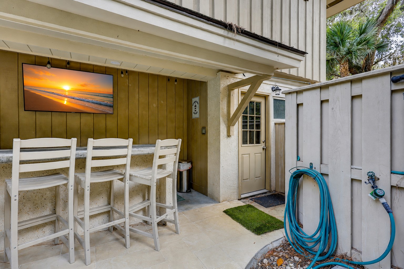 Outdoor Tiki Bar