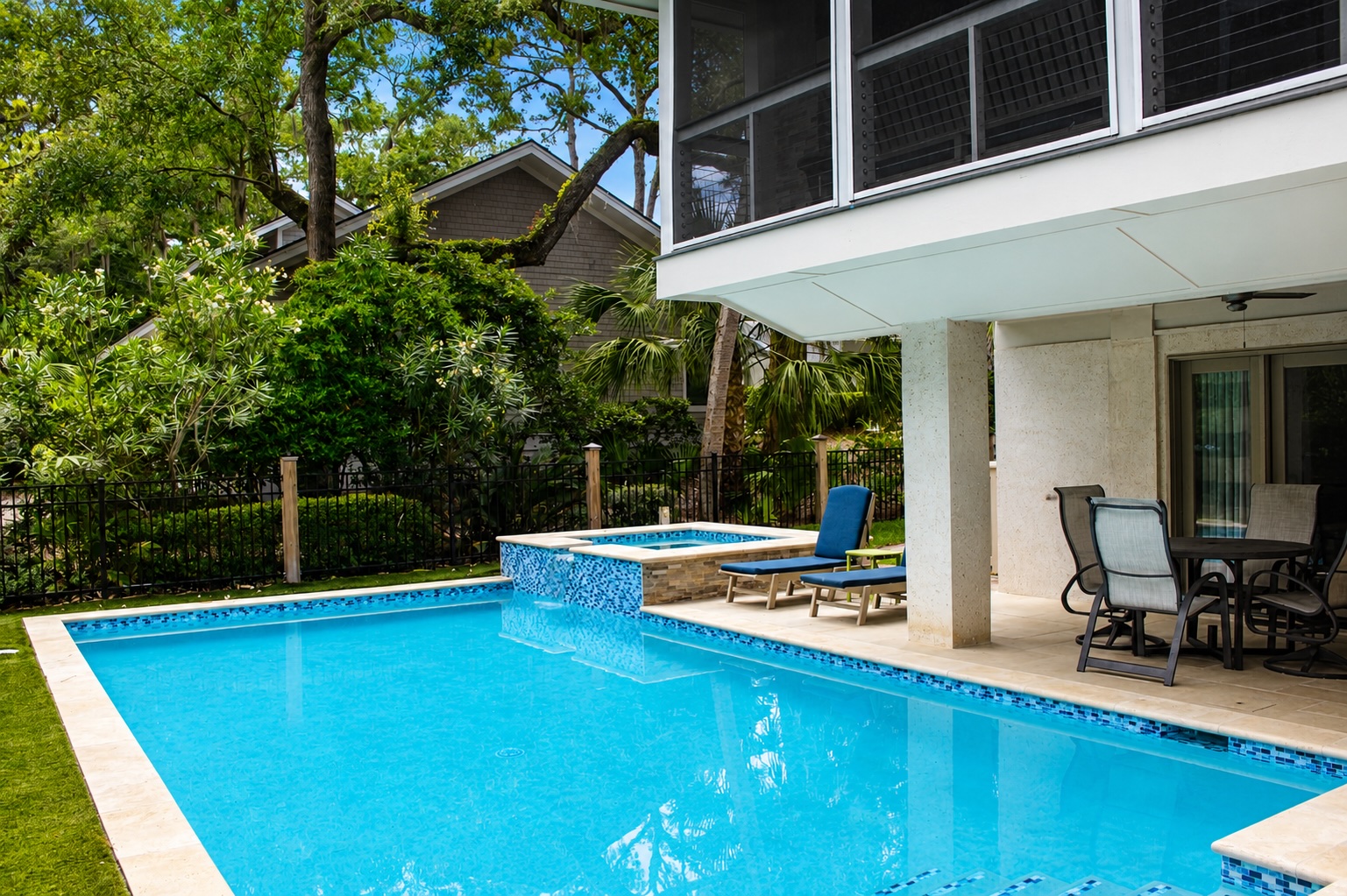 9 Snowy Egret - Pool Sitting Area