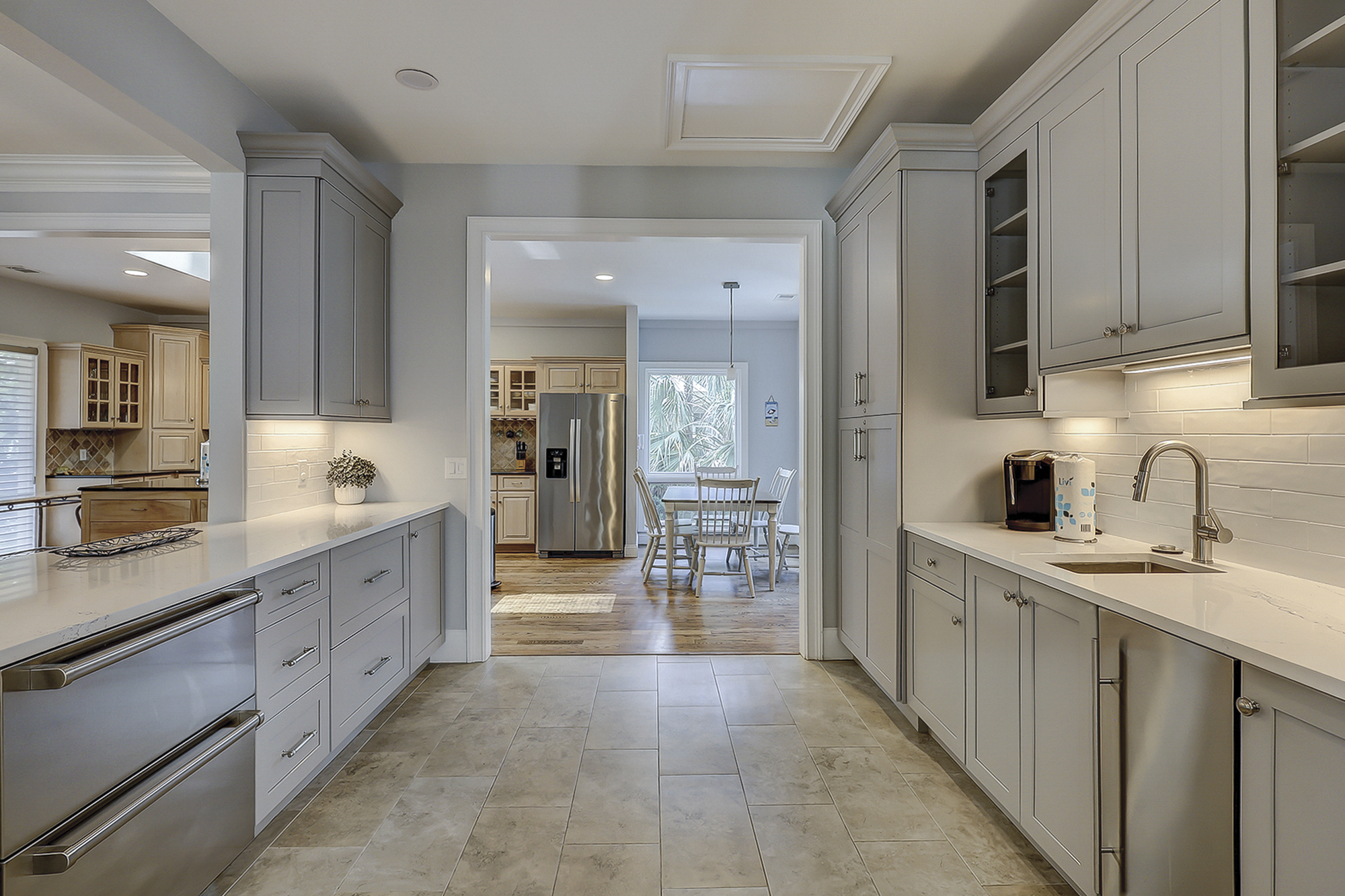 Prep Kitchen, Bar & Breakfast Area