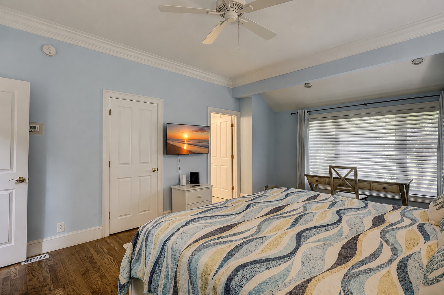 Main Floor King Suite