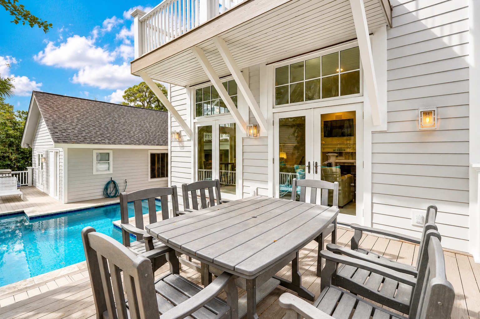 30 Sandpiper - Outdoor Dining Area