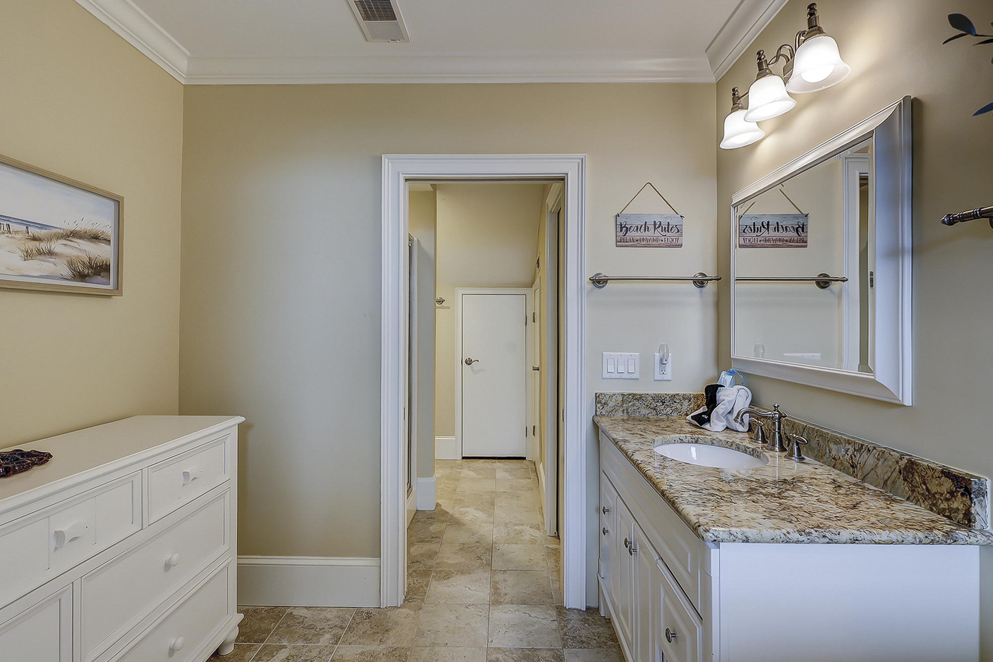2nd Floor Guest Suite Full Bathroom