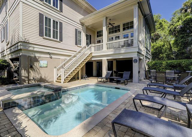 3 Bayberry Ln