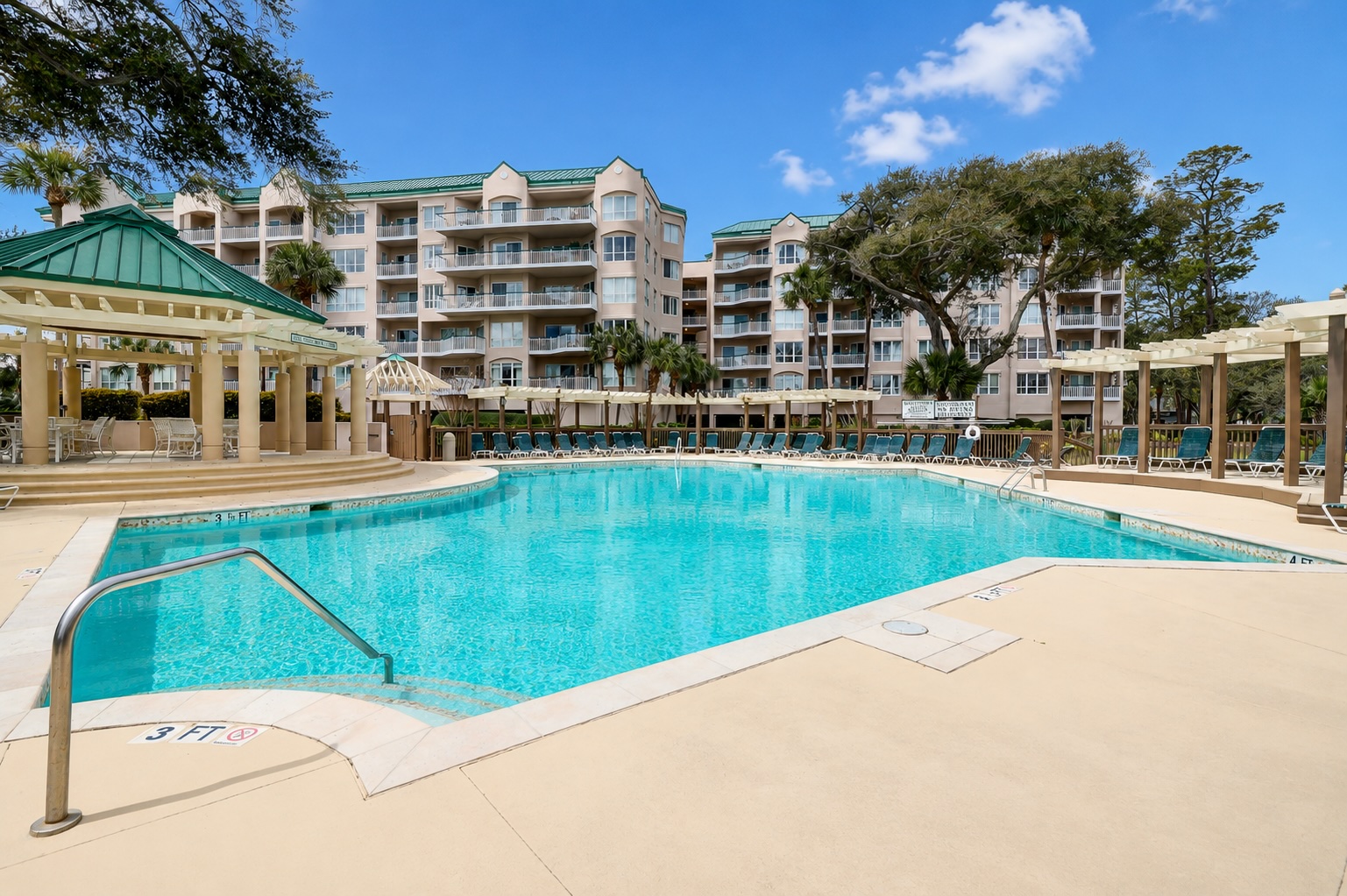Windsor Court Community Pool